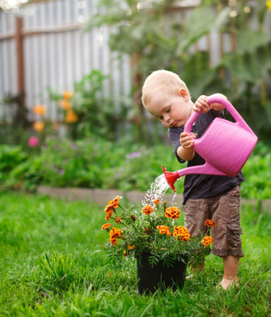 have og blomst med børn